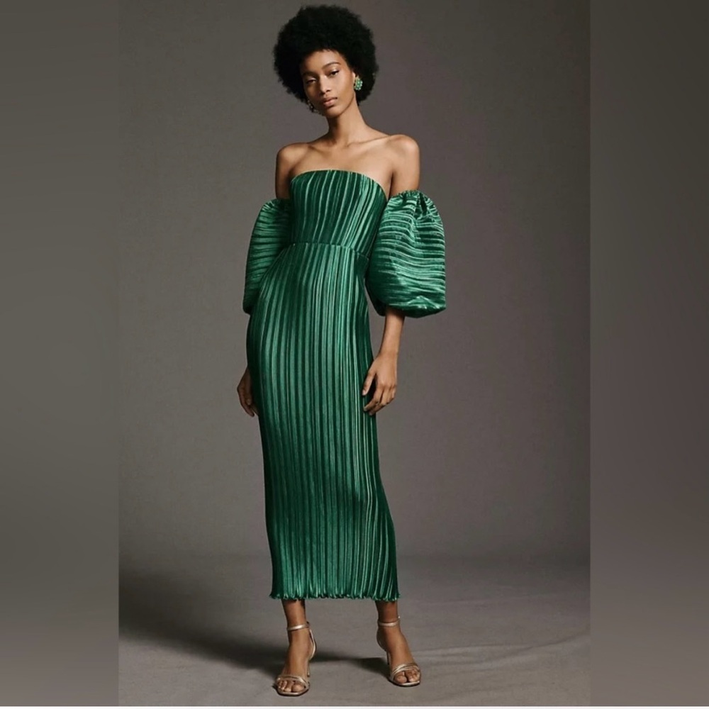 Off-Shoulder Emerald Green Midi Dress with Puff Sleeves
